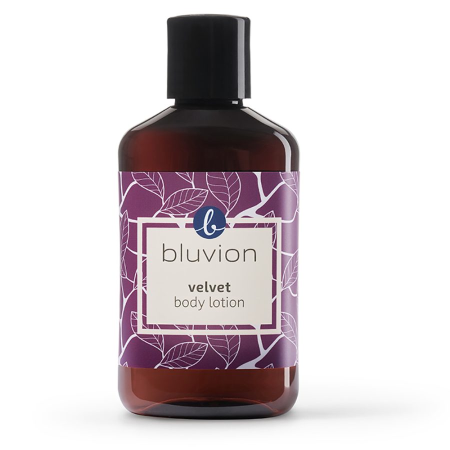 Die Velvet Bodylotion von Bluvion pflegt deine Haut mit intensiver Feuchtigkeit.